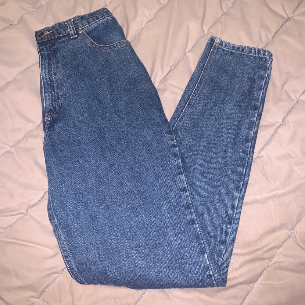 VINTAGE Boyfriend Jeans. SIZE 5. Tapered at ankles